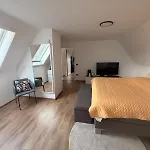 Haus Mit Drei Schlafzimmern Und Garten *