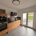 Haus Mit Drei Schlafzimmern Und Garten Lejlighed *