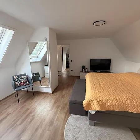 Haus Mit Drei Schlafzimmern Und Garten *