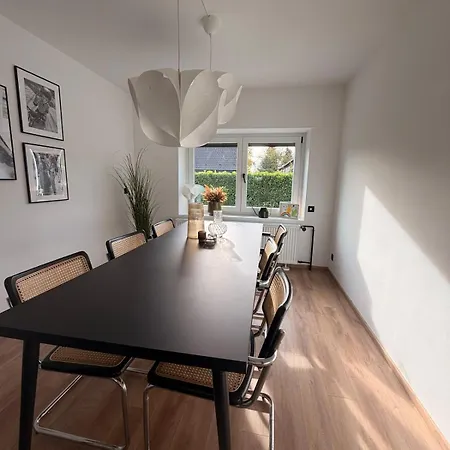 Haus Mit Drei Schlafzimmern Und Garten * بروخن