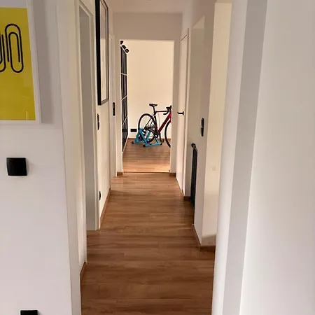 Haus Mit Drei Schlafzimmern Und Garten Apartment *