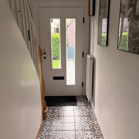 Haus Mit Drei Schlafzimmern Und Garten Apartment *