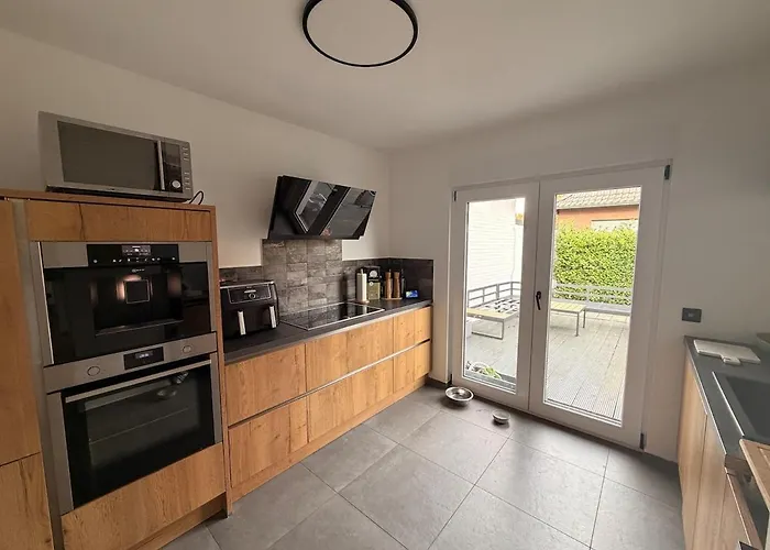 Haus Mit Drei Schlafzimmern Und Garten Lejlighed *