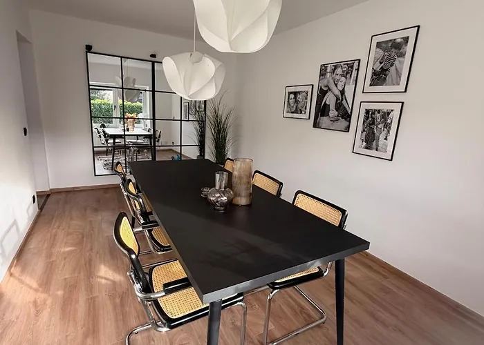 Haus Mit Drei Schlafzimmern Und Garten