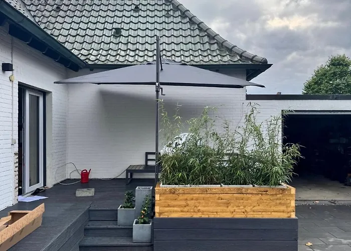 Haus Mit Drei Schlafzimmern Und Garten *